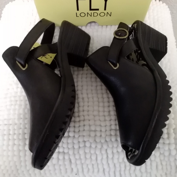 Fly London BNIB black wena leather sandals - Picture 7 of 10
